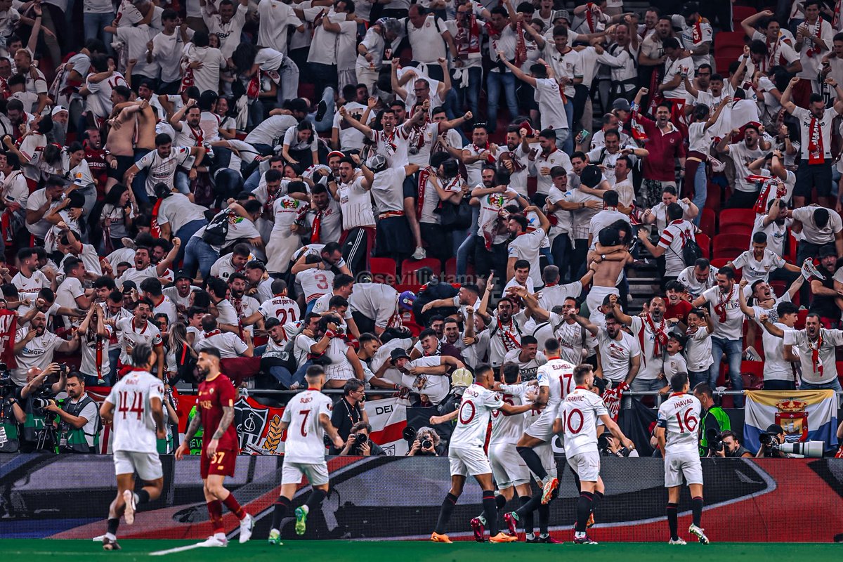 LuisJV93's tweet photo. De los mejores momentos y de las mejores fotos que quedarán para el resto de nuestra historia. 

Inolvidable ❤️ https://t.co/yUW6eXhIWS
