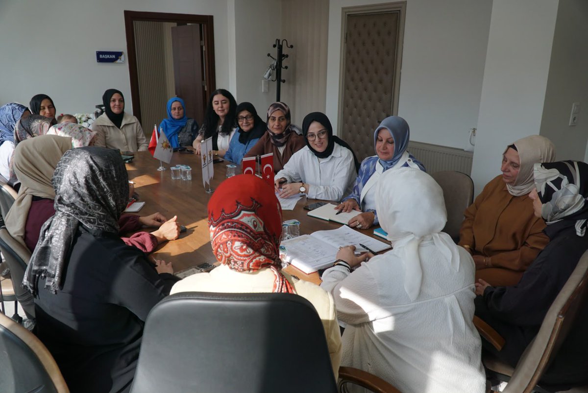 AvSulenur's tweet photo. AK Parti Genel Merkez Kadın Kolları MKYK Üyemiz ve Bölge Sorumlumuz Sayın Hatice Çakmak ile İl Koordinatörümüz Sayın Gülseren Narbay’ın katılımlarıyla teşkilat istişare toplantımızı gerçekleştirdik.

İlçe Kadın Kolları Başkanlarımız ve İl Yönetim Kurulu Üyelerimizle https://t.co/225s6O9G62