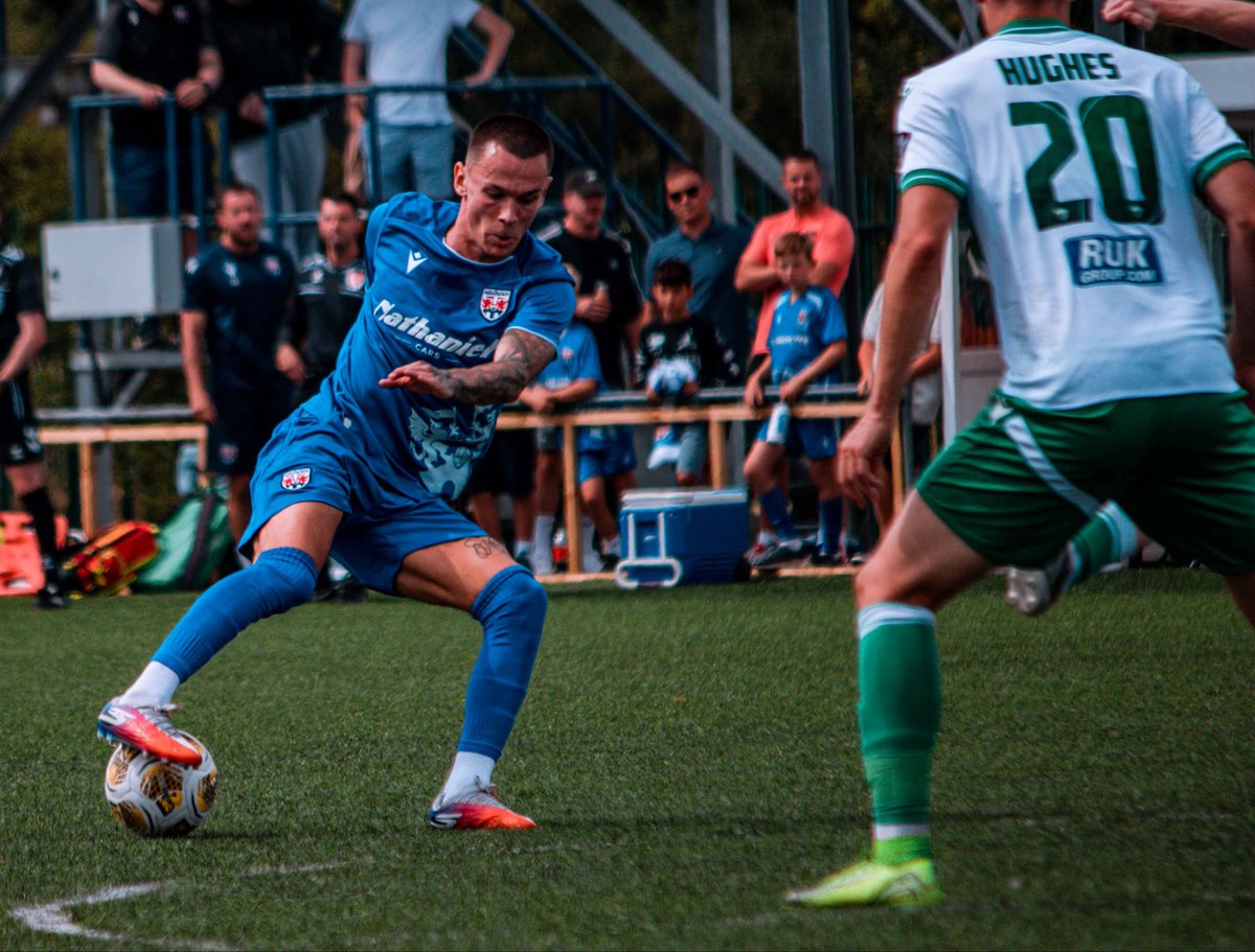 Harleyincardiff's tweet photo. Another great day out Sunday shooting @PenybontFC_vs @tnsfc a result which
ended in a stalemate but a great couple shots!!!

#football #tns #penybont #fyp #noviracymrupremier https://t.co/Mb1AMkOjWe