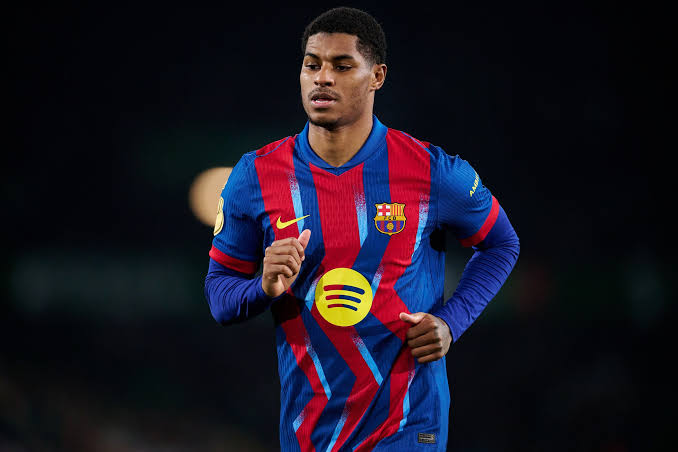BarcaUniversal's tweet photo. ❗️It was very hard for Marcus Rashford to accept that he would not sign for Barcelona permanently.

He felt good in the team, was liked by Hansi Flick, had a good relationship with the dressing room, and had good stats to back up his performances.

He was even willing to make a financial effort to stay at the club, but they decided not to activate his €30m clause.

— @sport