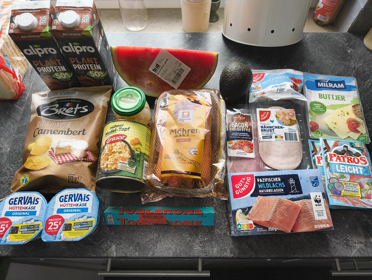 poemBasement's tweet photo. @ME0WSTIC Only going out once a week for groceries so these are from the last month 🙂‍↕️🙂‍↕️ https://t.co/UftWAzpo3J