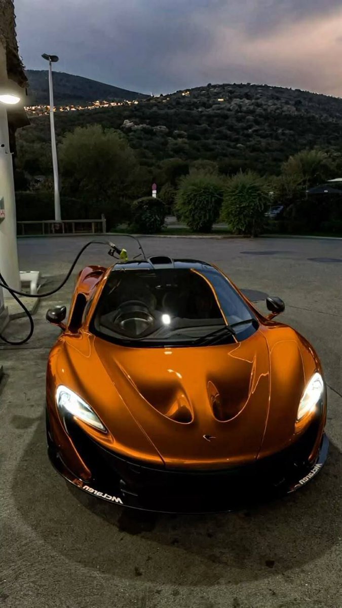 Auto_Porn's tweet photo. orange-ish 🥵 https://t.co/zbBxiptb7j