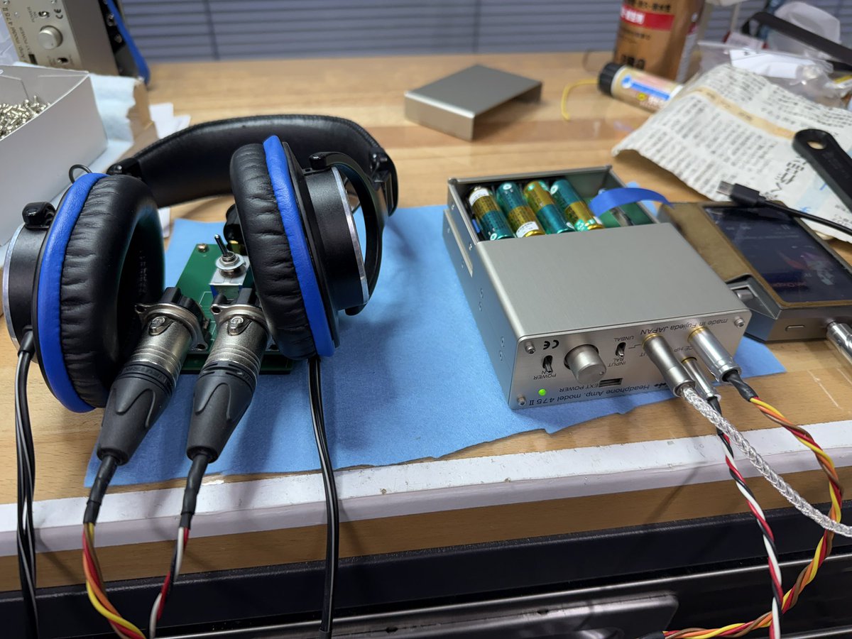 MASSkobo's tweet photo. 鉛フリーはんだを使ったヘッドフォンアンプ、初回ロットがようやく完成。
まずはポータブルのmodel475Ⅱを7台。
今日までサマーセールやってます。
https://t.co/YhXcDkjks4 https://t.co/Bljz2Xp4qh