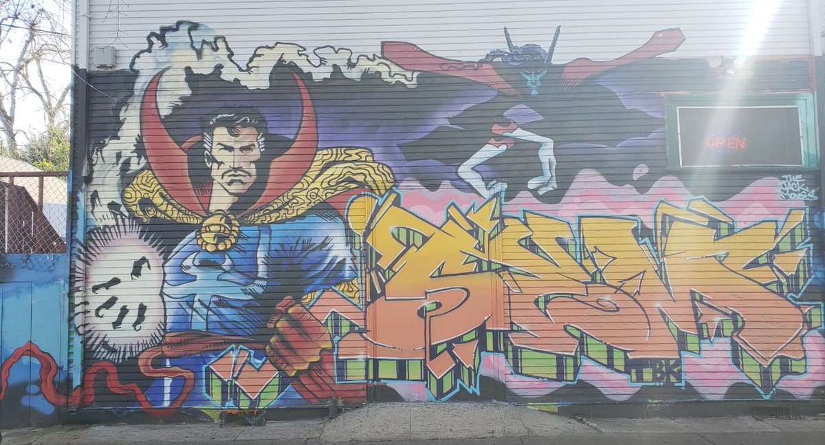 RealLifeIsAnRPG's tweet photo. Found this epic #Marvel #Graffiti piece in Sacramento (corner of T &amp; 17th, next to "Royal Market"), and just had to share it!

#DrStrange #Nightcrawler #Spiderman #DrDoom #AvengersDoomsDay #StreetArt #ComicStreetArt #Xmen https://t.co/o0eeMEG1XU