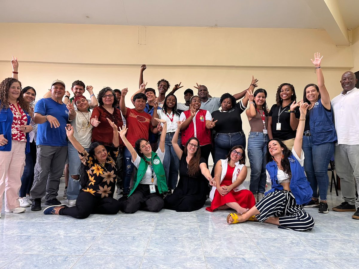 espaciopazencol's tweet photo. 🇨🇴 #ECP #SOSChocó | Organizaciones internacionales de la sociedad civil que hacen parte del @espaciopazencol 
y se articulan en el Equipo Territorial de Chocó, llevaron a cabo encuentro desde Quibdó,con sus Copartes y líderes sociales.

Con el apoyo de @DiakoniaLA - @SweFORColombia - @Peace_Presence - @FokusenColombia - @HEKS_Colombia - @FLMColVen - @PBIColombia - @Mundubat , desde la sede de @Uniclaretiana , durante dos días de jornada,se adelantaron insumos para seguir la construcción de la ruta de incidencia a nivel local,nacional e internacional. 

El espacio contó con la presencia de representantes de @MAPPOEA - @MisionONUCol - @DefensoriaCol  y @CINEP_PPP . 

Pese a la deuda histórica que se tiene con el Chocó,el territorio y sus gentes,siguen apostando por fortalecer escenarios en los que se propenda la legítima defensa de la vida,la garantía de los derechos humanos y la construcción de tejidos hacia La Paz. 

Seguimos como comunidad internacional en alerta por Chocó en Paz.