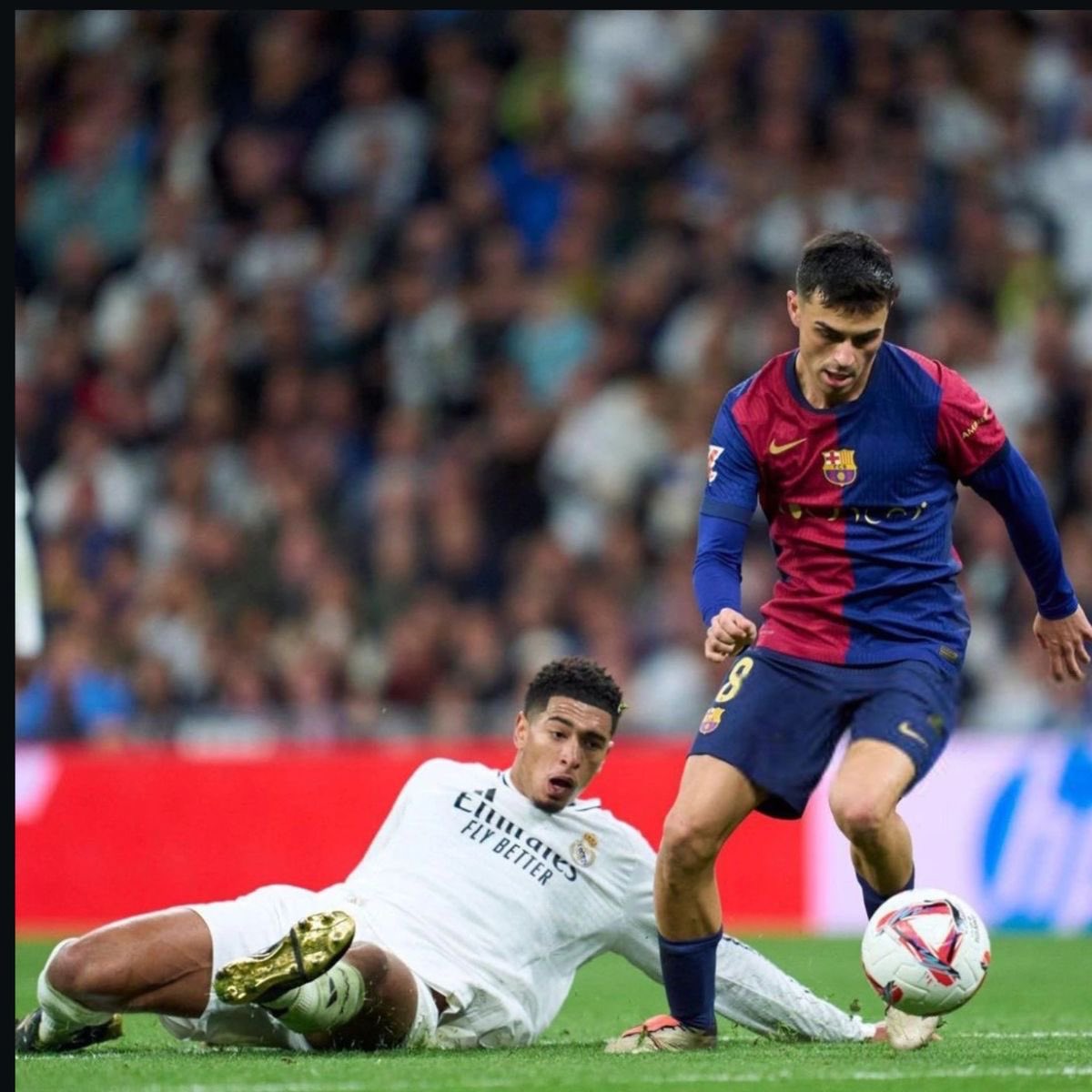 Tobs_fc's tweet photo. Whenever he is in the mood your favorite midfielders are in trouble. 

Pedri remains standing. 🌟 https://t.co/ZkDSgWXWNR