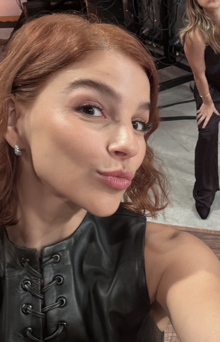 gabituitx's tweet photo. ela consegue ser um sabor de qualquer jeito 

Gabi ruiva 👩🏻‍🦰       //       Gabi morena 👩🏻 https://t.co/Afg0otBjq4