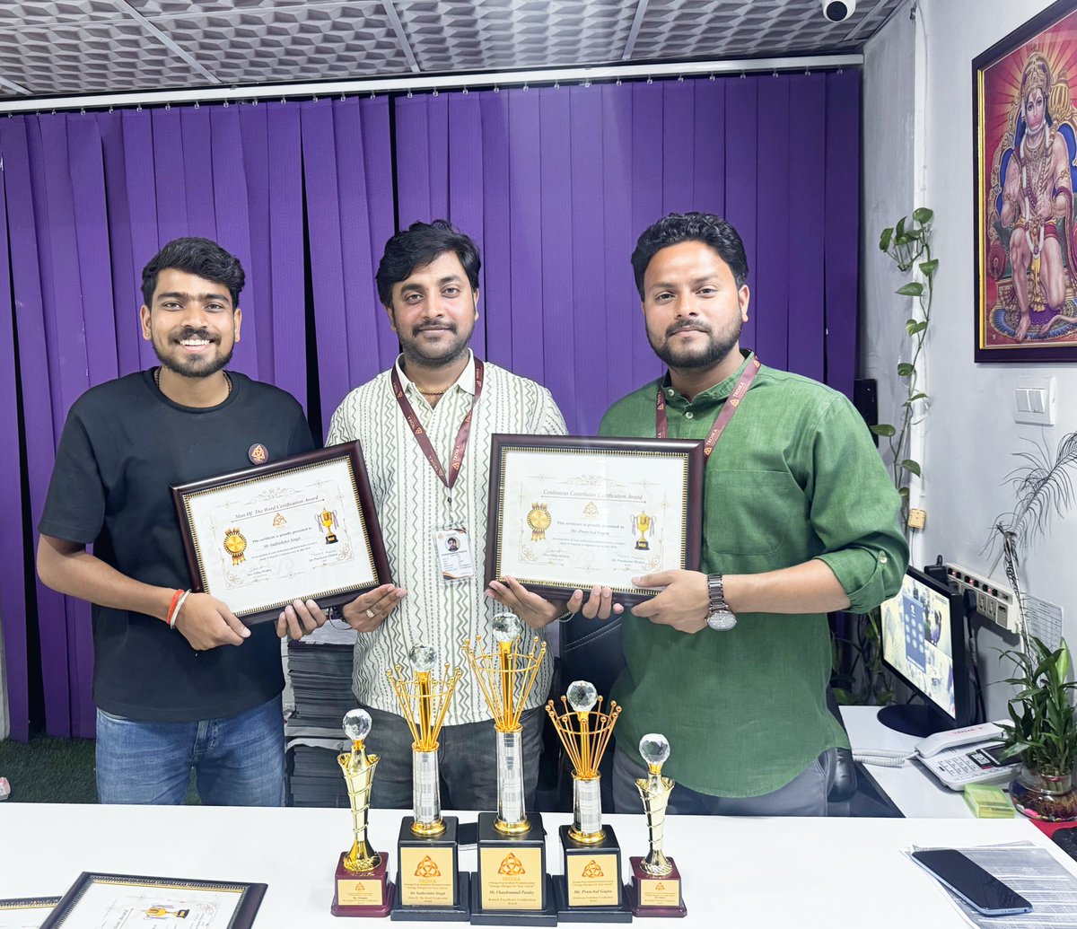 _Pranchal_Gupta's tweet photo. Every award has a story behind it-and this one is built on consistency, dedication, and hard work 🏆

Receiving this recognition from TROIKA is truly a proud and humbling moment for me
Proud to be a part of the TROIKA family. 🕉️🔱
#teamtroika #pranchalgupta #troika Pranchal Gupta https://t.co/5sXIrQ9TIA