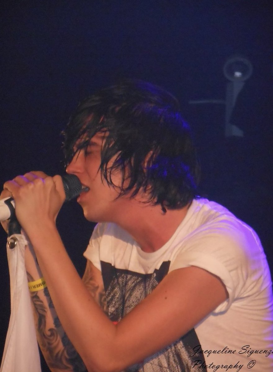 prodbykellin's tweet photo. dropping these pics of Kellin and Justin after 12 years of the show is certainly a choice bc omg… 
📸: Jackie S https://t.co/SgMwHKbfVY