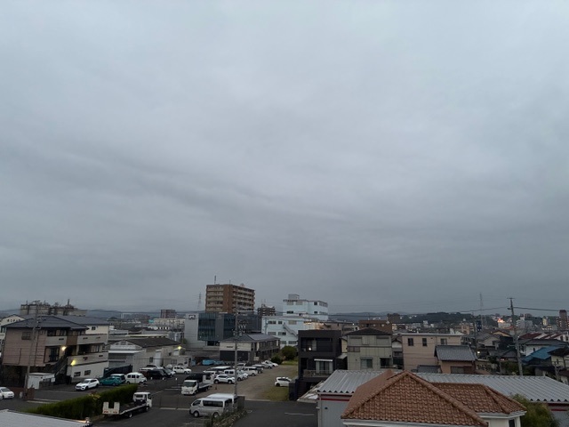 ROkatetsu's tweet photo. #マイあさ
2026年８月４日火曜日午前４時５４分 愛知県岡崎市
おはようございます。
今朝の岡崎は、曇っていて、気温は２４度台です。
この後は曇りがちの天気が続きますが、午後からは徐々に晴れて、気温は３２度台まで上がる予報です。 https://t.co/4HfeJdQrk7