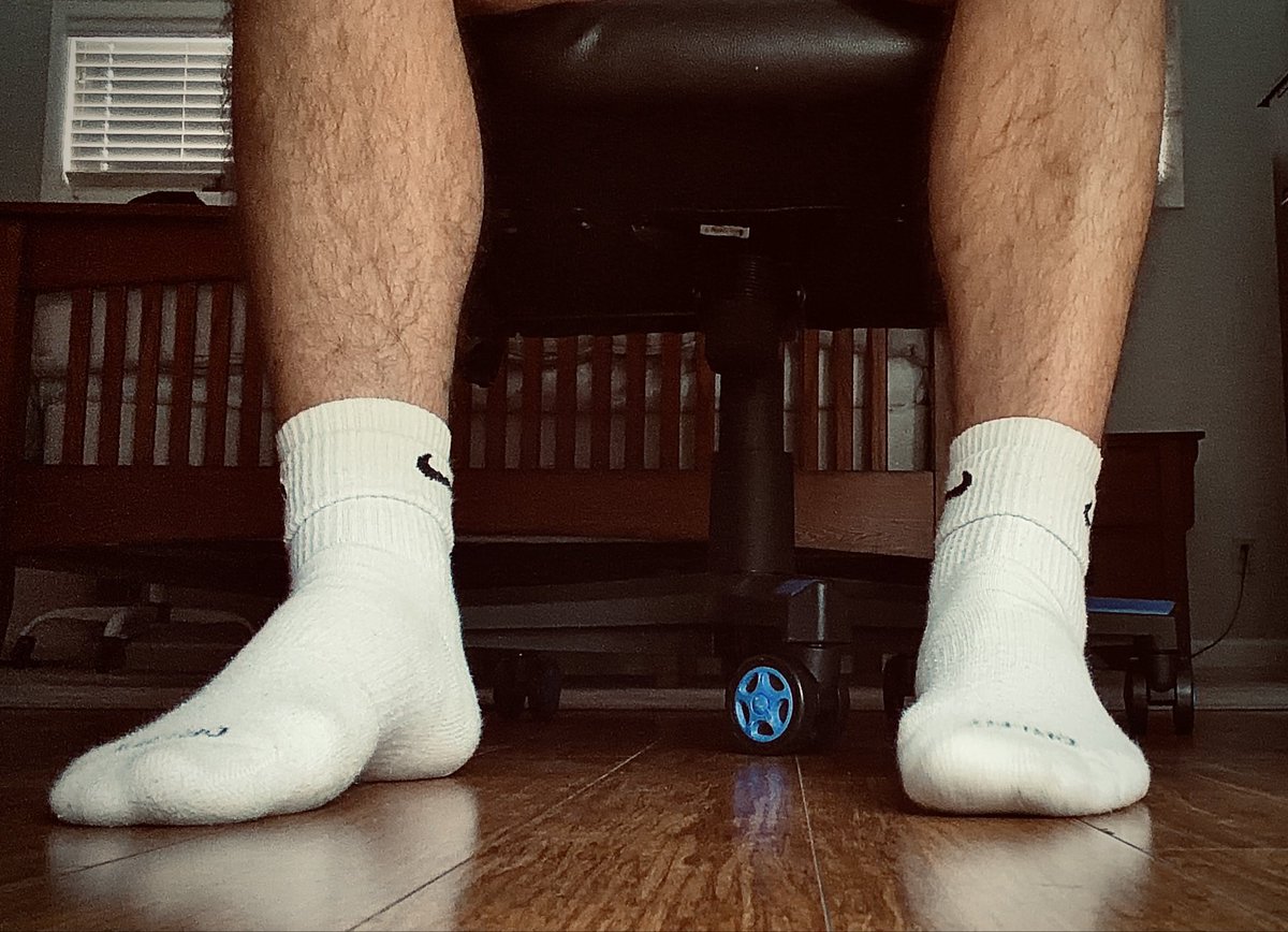 sox_doc's tweet photo. Same socks. Different day. 😷

#whitesocks #dirtysocks #malefeet #feet #jockfeet #nikesocks 
@sockster8 @sockeddream @dirtynikecrew https://t.co/6h4a6RAHZS