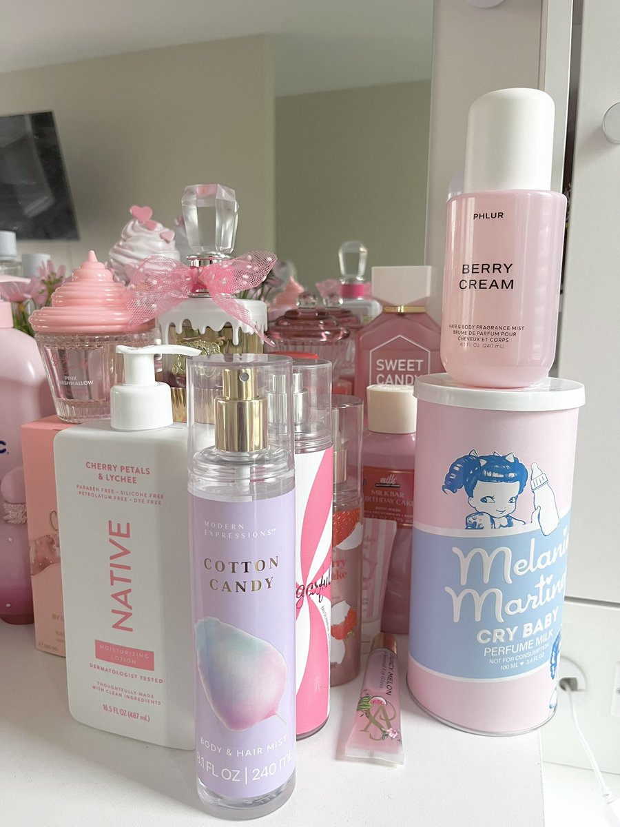 angelmiuu's tweet photo. 🍨🎀 https://t.co/ZKKsJxCkdH