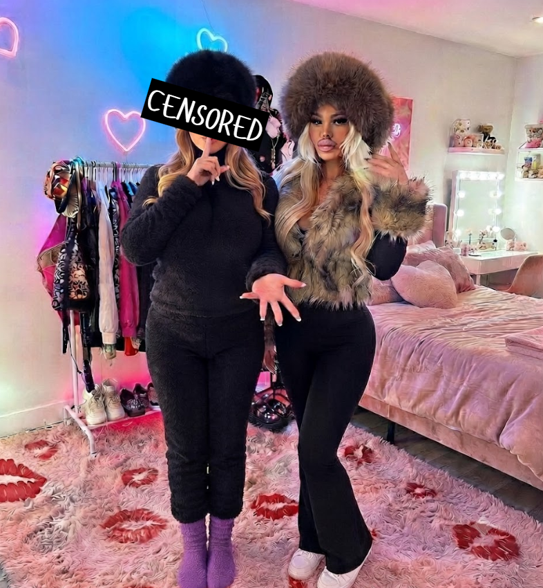 Sammifurlover's tweet photo. Met up with
@THICCLUSTYBIMBO
tonight. Had an absolutely amazing evening 😉😘Thank you to the gorgeous
@Molly_fluff
for putting us in touch...  Remember who you all serve... Remember where to dump your wallets PayPigs... 😘😘🤑🤑💸💸 https://t.co/D4a0Zjyltc