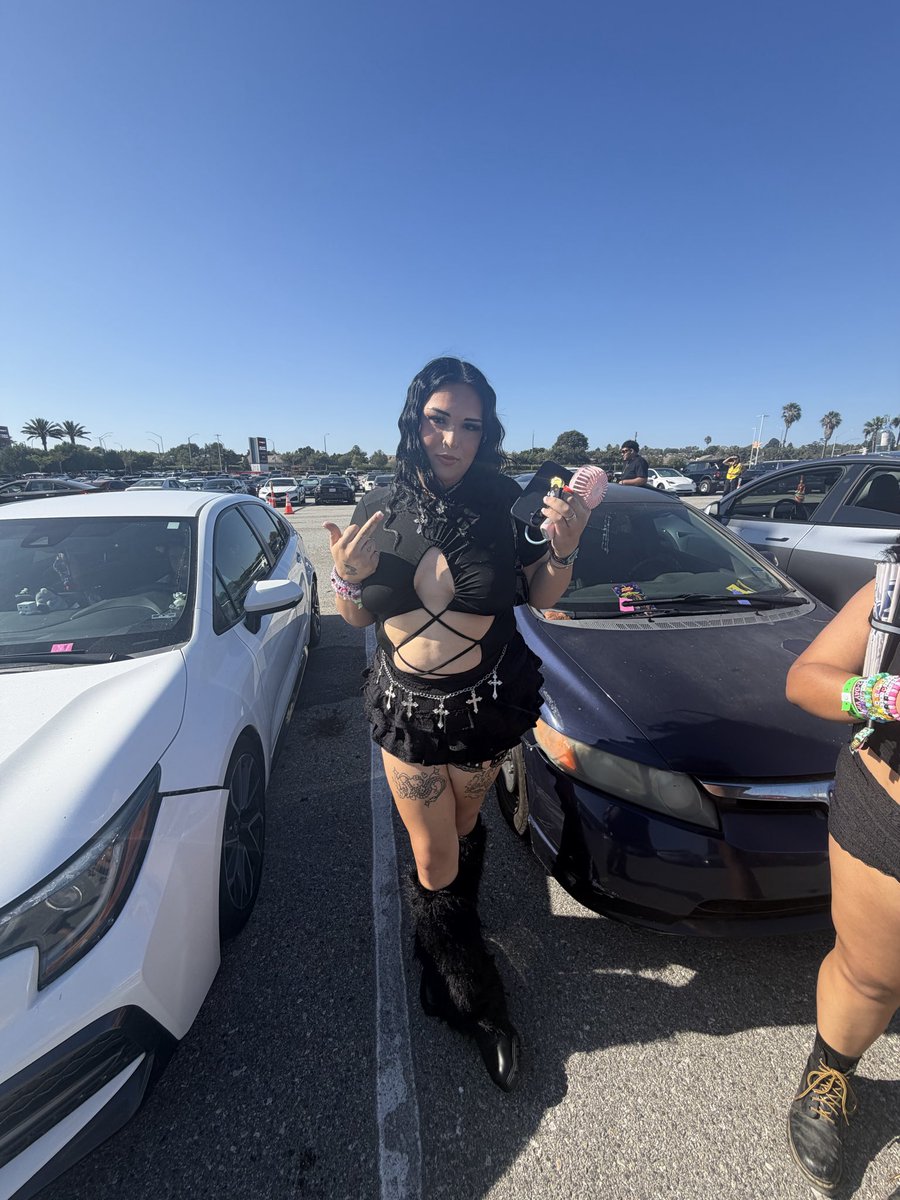 Zielah_luxe's tweet photo. Biggggg mama not the little one 🤏🏼🤏🏼
#la #socal #hardsummer #ts https://t.co/qBdvOBzCB6