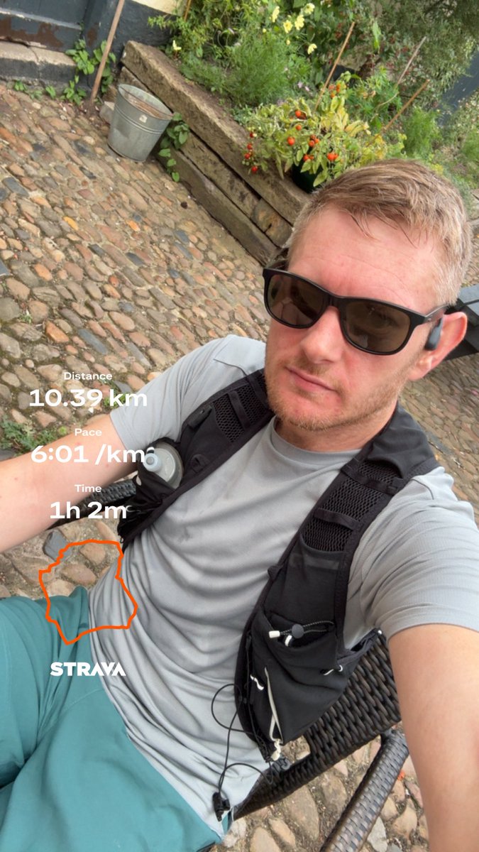 Dhdrun90's tweet photo. This evenings run. An easy 10k. Half marathon training in full swing #runninglife #runner #fitness #strava https://t.co/EKDL3MUAOV