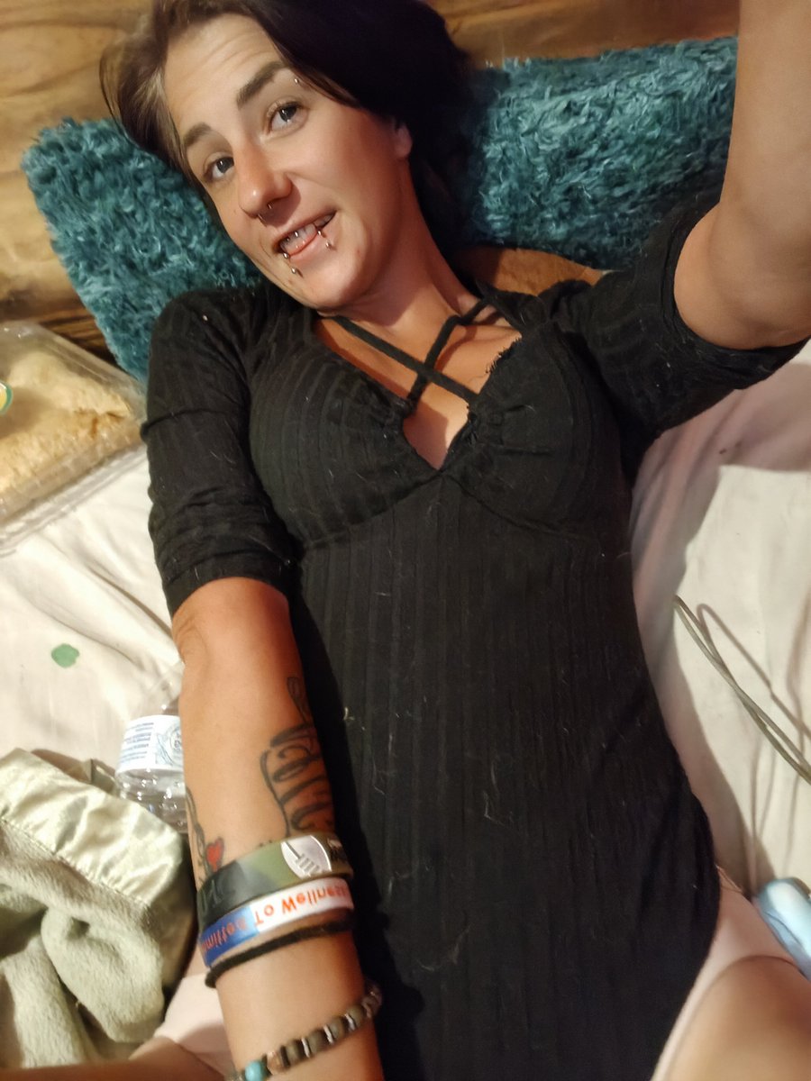 Lexx970389's tweet photo. Anyone wanna buy content https://t.co/n7jt1wEewc