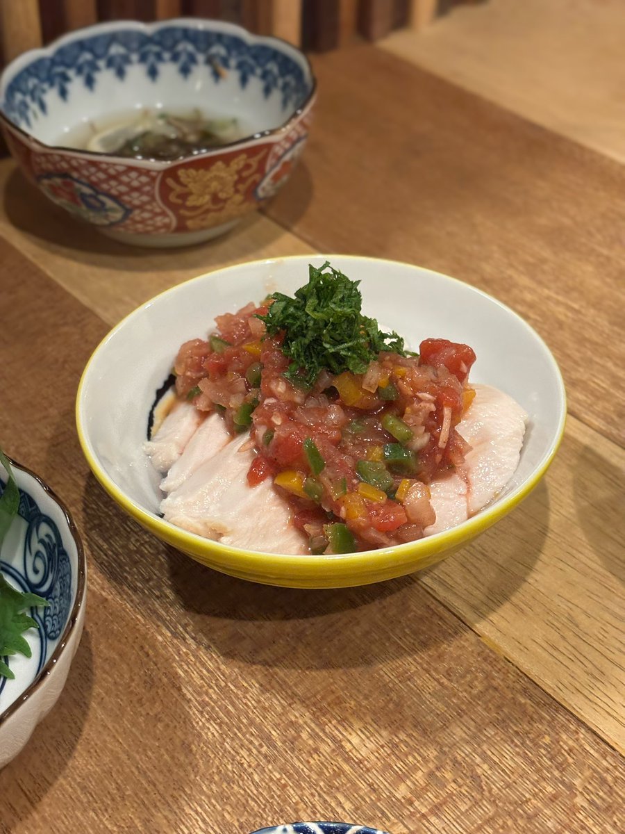 mensestedaisuki's tweet photo. 美人JDと飲んでました夏’2026

伺ったのは最近お気に入りの、天満の某おにぎり&amp;おでんのおばんざい屋さん

今回は、おでんのポテトフライ、蒸鶏のサルサソースがハイライト
うんまい

就活に悩むJDさんに、大した就活人生を送ってなかったワイが、偉そうにアドバイスするという謎の会となりました https://t.co/4T8HbxrWwx