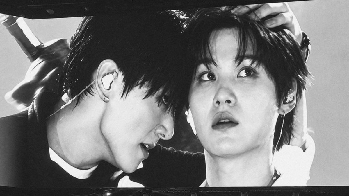 busxns's tweet photo. 𝐒 𝐂 𝐄 𝐍 𝐓 —KookGi AU!

Jeongguk siempre ha dicho que detesta el aroma de Yoongi. Pero durante una gira mundial, encontrarlo impregnado con las feromonas de otro alfa hace que sus instintos lo traicionen frente a miles de personas.
#Kookgi #Yoonkook ;b https://t.co/1OhynefpvL