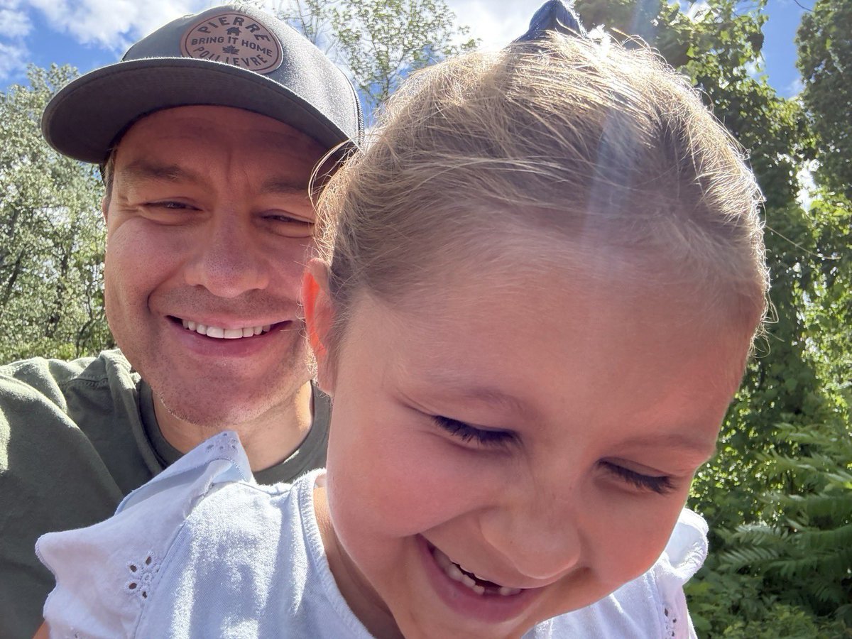 PierrePoilievre's tweet photo. Sun time. Fun time. https://t.co/KQedOdTQMt