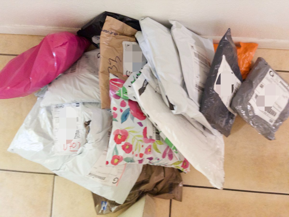 vivinellaa's tweet photo. When I’m hungry I just order clothes instead oops lol https://t.co/zi5x9firHj