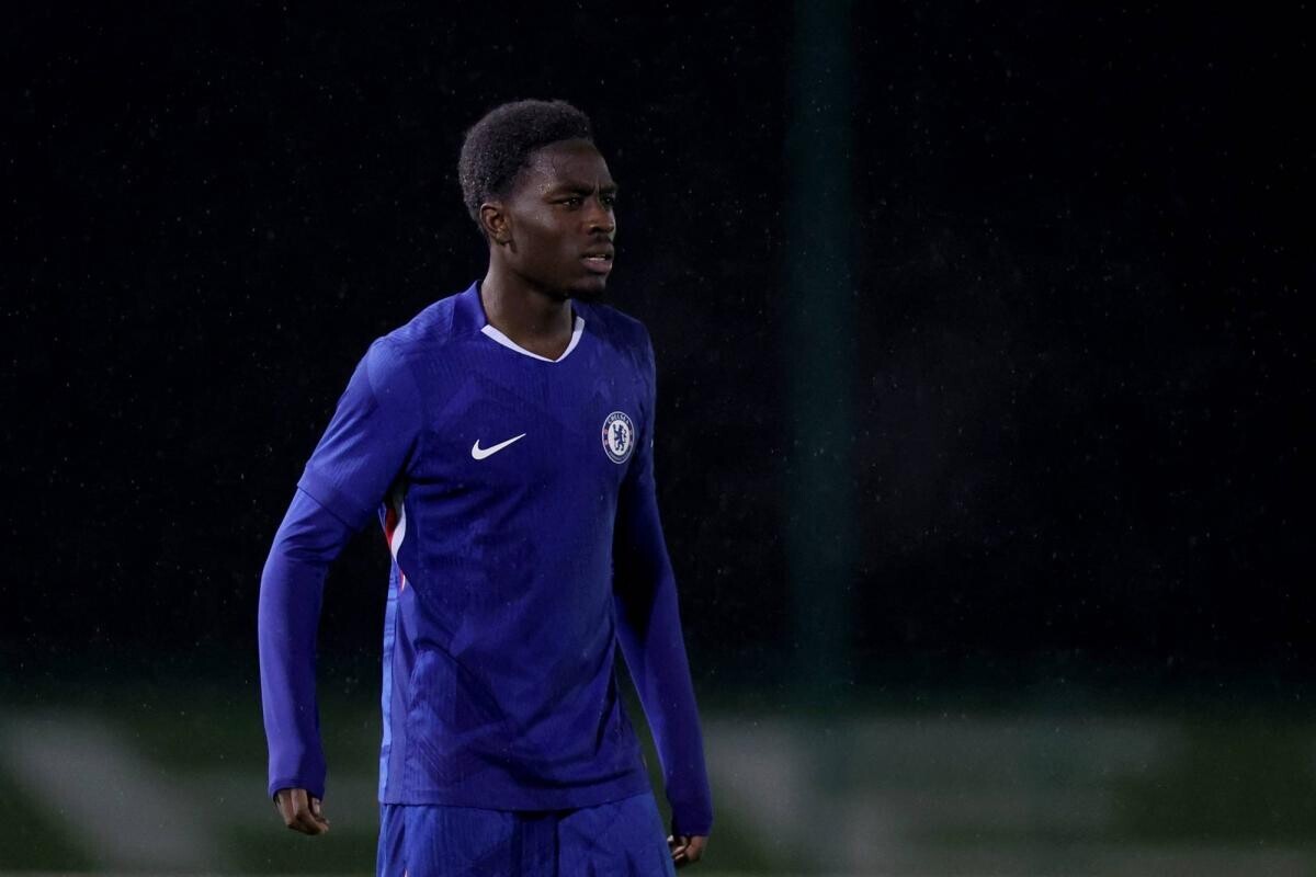 lequipe's tweet photo. Chelsea prête le jeune arrière droit suédois Genesis Antwi à Strasbourg

➡️ https://t.co/RKnTU4IBBD https://t.co/UjvkHDMA1B