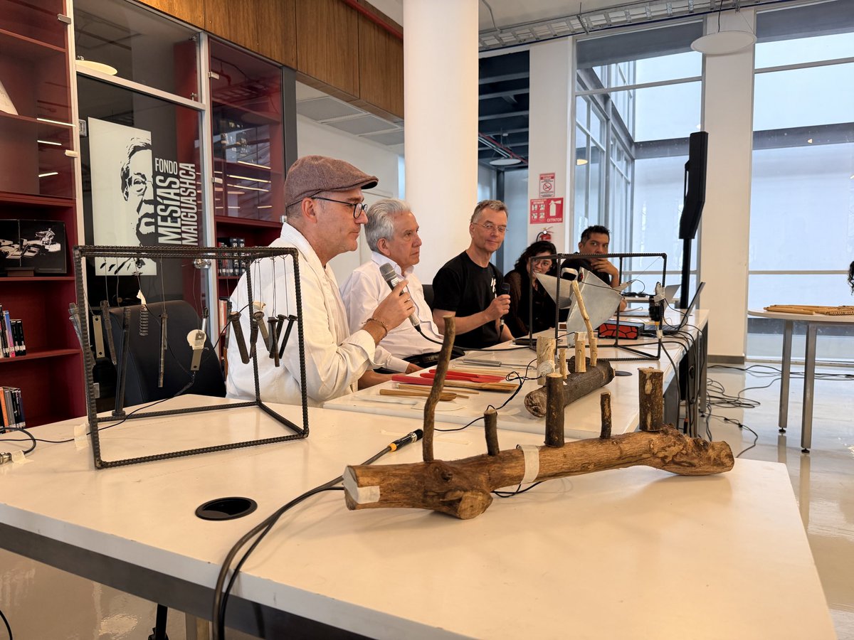 uartesec's tweet photo. Legado musical del creador y compositor ecuatoriano Mesías Maiguashca, en fondo inaugurado en la Biblioteca de las Artes

En el segundo piso de la Biblioteca de las Artes se encuentra el Fondo de Mesías Maiguashca, un espacio dedicado a la obra del renombrado compositor ecuatoriano, la cual nace del rigor, la investigación y una inquebrantable vocación por la escucha. Consta de 50 obras en diversos formatos, cada una con audio o video, partitura y texto; música de cámara, electroacústica, mixta y de géneros multimediales. 

Conoce los detalles en el InfoUArtes: https://t.co/jS8EbF1yHk
