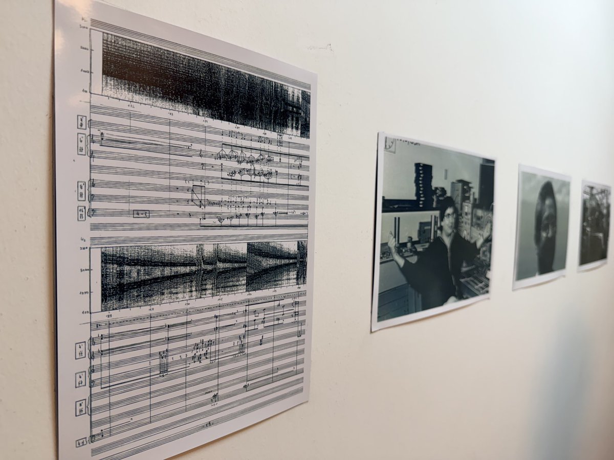 uartesec's tweet photo. Legado musical del creador y compositor ecuatoriano Mesías Maiguashca, en fondo inaugurado en la Biblioteca de las Artes

En el segundo piso de la Biblioteca de las Artes se encuentra el Fondo de Mesías Maiguashca, un espacio dedicado a la obra del renombrado compositor ecuatoriano, la cual nace del rigor, la investigación y una inquebrantable vocación por la escucha. Consta de 50 obras en diversos formatos, cada una con audio o video, partitura y texto; música de cámara, electroacústica, mixta y de géneros multimediales. 

Conoce los detalles en el InfoUArtes: https://t.co/jS8EbF1yHk