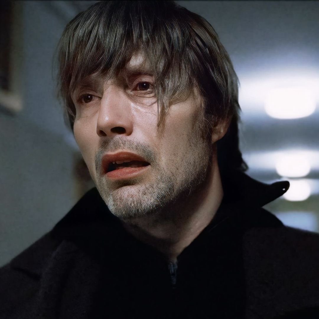 outofaspell's tweet photo. David melts me🥹❤️ 
The Door is such an underrated film. It’s one of my favorites https://t.co/4X33rOudbJ