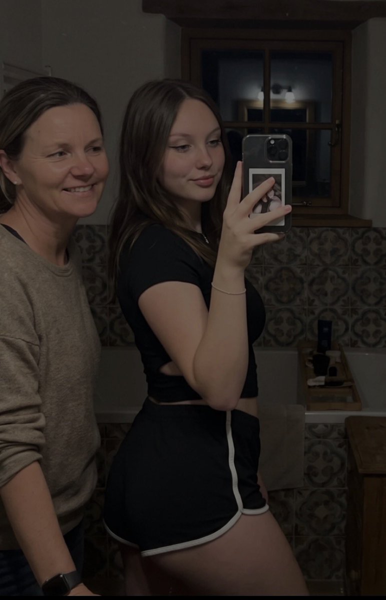 abmelken's tweet photo. Mommy und Mommy 🤓🤓 https://t.co/B8Dll8UVnq