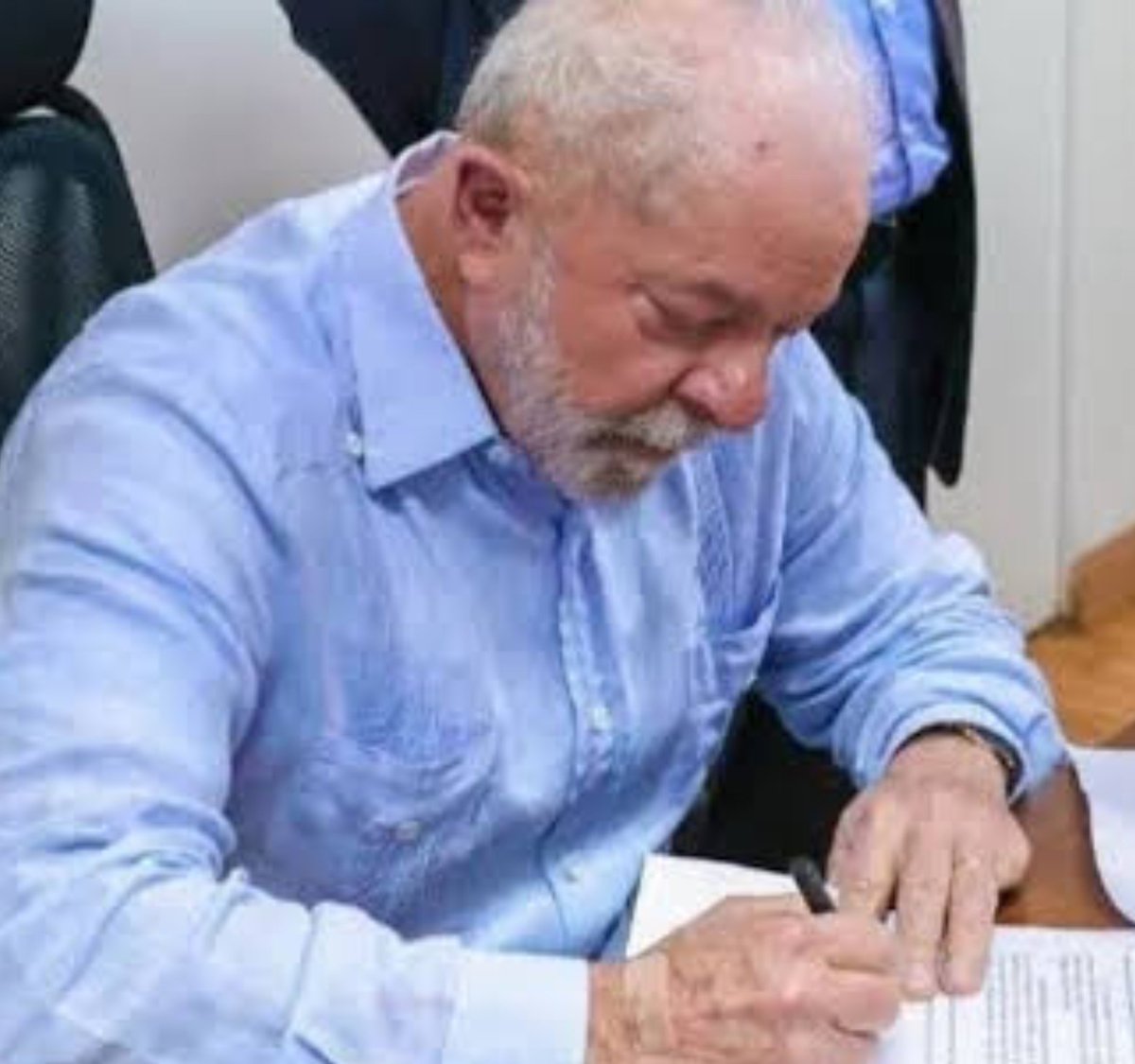 CassioGabrielx's tweet photo. NÚMEROS DO GOVERNO LULA 3

📈 PIB: +9,2%
💰 Salário mínimo (nominal): +33,7%
💵 Salário médio (nominal): +34%
📊 Aumento real do salário: +17,5%
📚 Alfabetização: +0,6%.
👷 Emprego: +5,1%
⚡ Energia solar ou eólica: +120%
🏠 Renda domiciliar per capita: +25%
🏭 Emprego formal: +12%
🏠 Casa própria (Minha Casa Minha Vida): +2,8 a 3,1 milhões de unidades

Fontes: IBGE, Ministério do Trabalho/CAGED, EPE/ANEEL, Ministério das Cidades/Caixa (buscadas e compiladas por @grok)

O homem tem muita sorte!