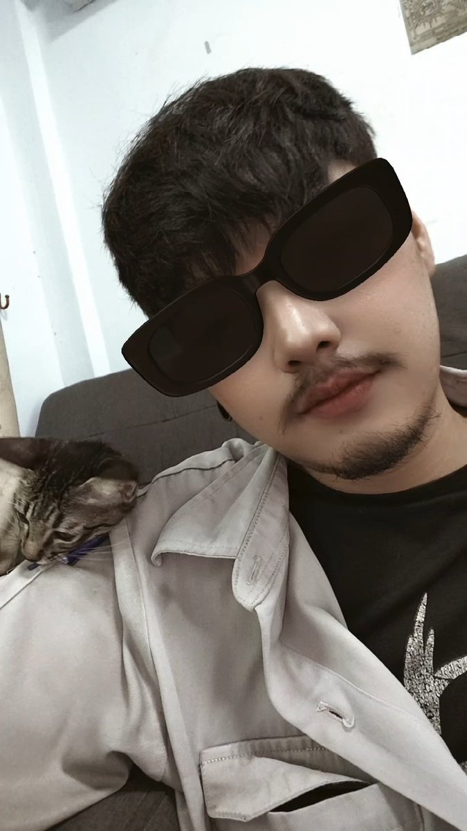 Bm3620's tweet photo. เลิกงานแล้วงับ มาดูแมวห้องเรามั๊ย 😺😜 https://t.co/Qu1x7WPvGK