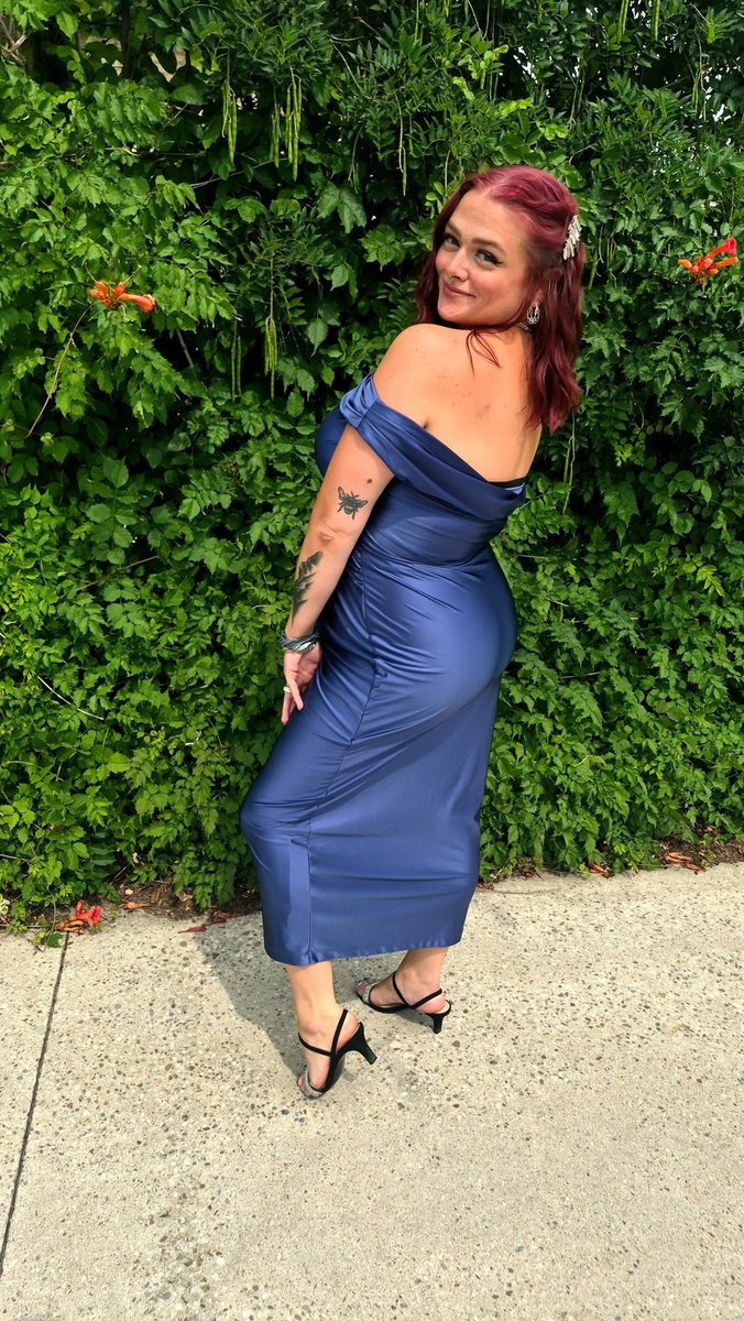KaylaRaeMary's tweet photo. Worked my ass off to look good in this dress 👌🏽

7 months hard work &amp; 15 lbs down 💚 https://t.co/td5nYwDsK3