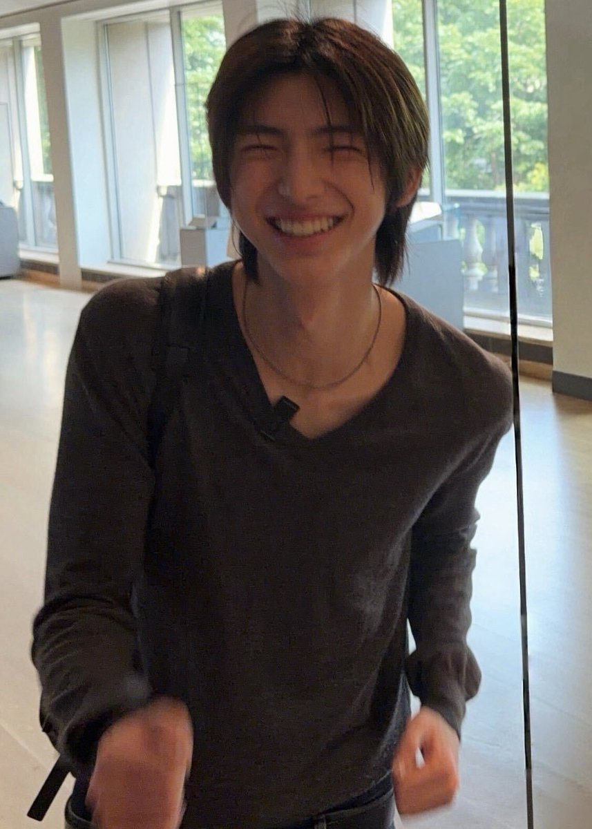 udaJUHOON's tweet photo. hope this pic would make you guys smile today 😆 https://t.co/3sAhFcqtCR