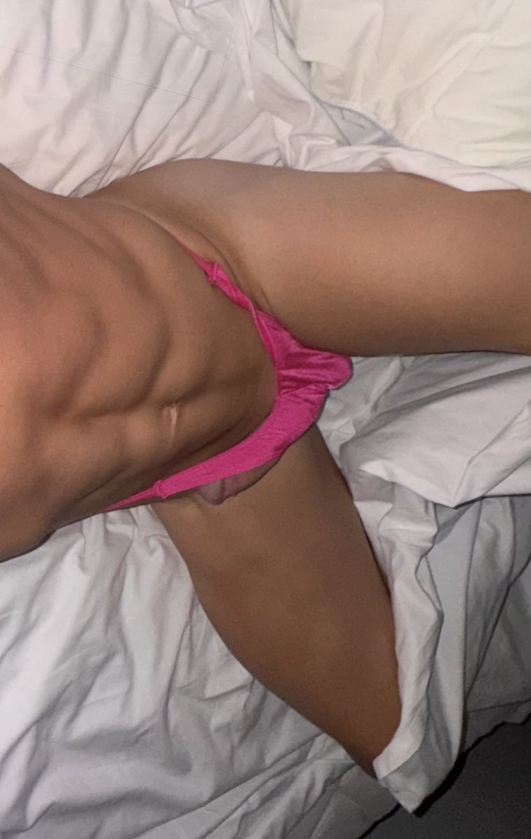 Lexy_maxy86's tweet photo. A little peak in pink 😉 
@FemmeFeminizer #bothways 
@Aussie_Edger https://t.co/uFQK91lKWi