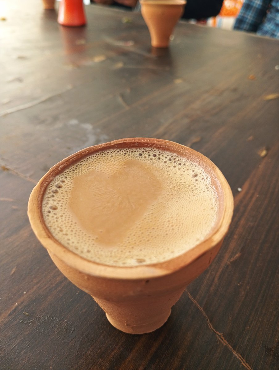 Shubham00784358's tweet photo. खुद को ज़रा सा आराम दीजिये,
एक कोने में बैठकर चाय पी लीजिए ..☕
Good morning  😊🌱 
#chaylover 
#myfriends https://t.co/PfKKjWAWTq