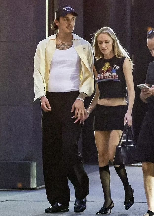 freakblair's tweet photo. am i the only one who thinks dalton had a glow-up after the split with ariana? 😭 when he was with ariana he looked like such a nerd, but now… this man is HOT. it genuinely feels like a completely different person. https://t.co/xU3RICCMa9