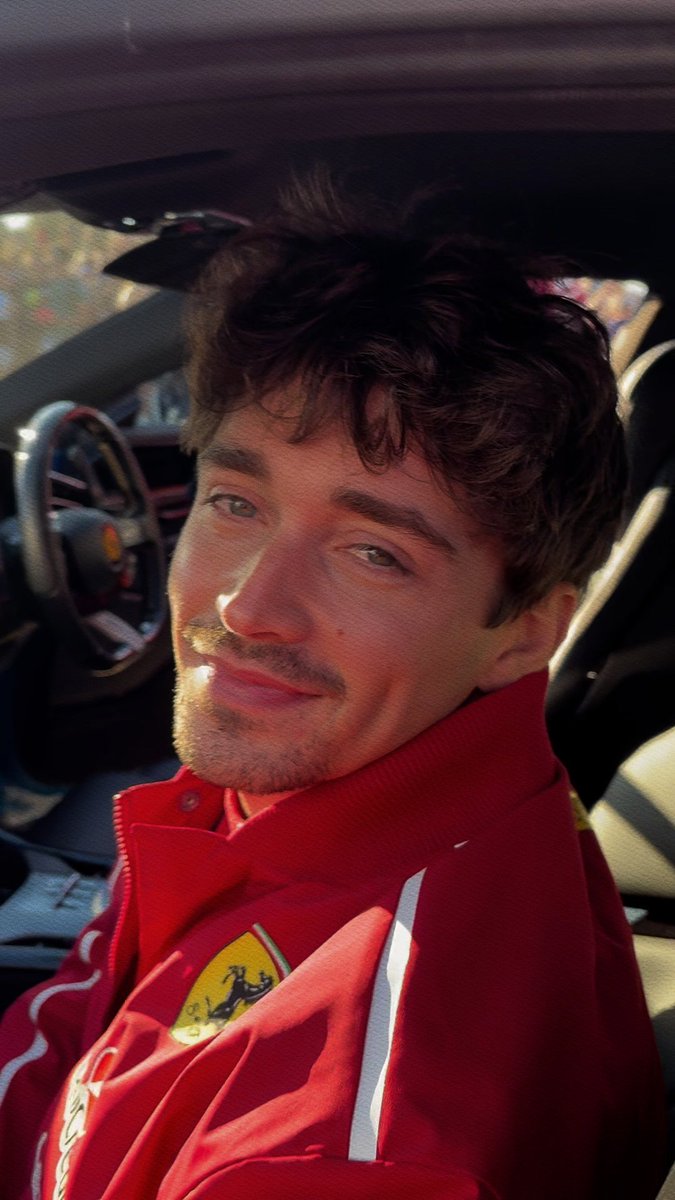viewsainz's tweet photo. 𝘚𝘪𝘦𝘮𝘱𝘳𝘦 𝘲𝘶𝘦 𝘮𝘪𝘳𝘰 𝘢 𝘵𝘶𝘴 𝘰𝘫𝘰𝘴,
𝘦𝘴 𝘤𝘰𝘮𝘰 𝘴𝘪 𝘤𝘰𝘯𝘵𝘦𝘮𝘱𝘭𝘢𝘳𝘢 𝘪𝘯𝘤𝘰𝘯𝘵𝘢𝘣𝘭𝘦𝘴 𝘦𝘴𝘵𝘳𝘦𝘭𝘭𝘢𝘴 𝘦𝘯 𝘦𝘭 𝘤𝘪𝘦𝘭𝘰, 𝘰 𝘦𝘭 𝘮𝘦𝘤𝘦𝘳 𝘥𝘦 𝘭𝘢𝘴 𝘰𝘭𝘢𝘴 𝘦𝘯 𝘦𝘭 𝘰𝘤𝘦𝘢𝘯𝘰.
𝘕𝘶𝘯𝘤𝘢 𝘮𝘦 𝘤𝘢𝘯𝘴𝘰 𝘥𝘦 𝘢𝘥𝘮𝘪𝘳𝘢𝘳𝘵𝘦... https://t.co/V0S624hNyE