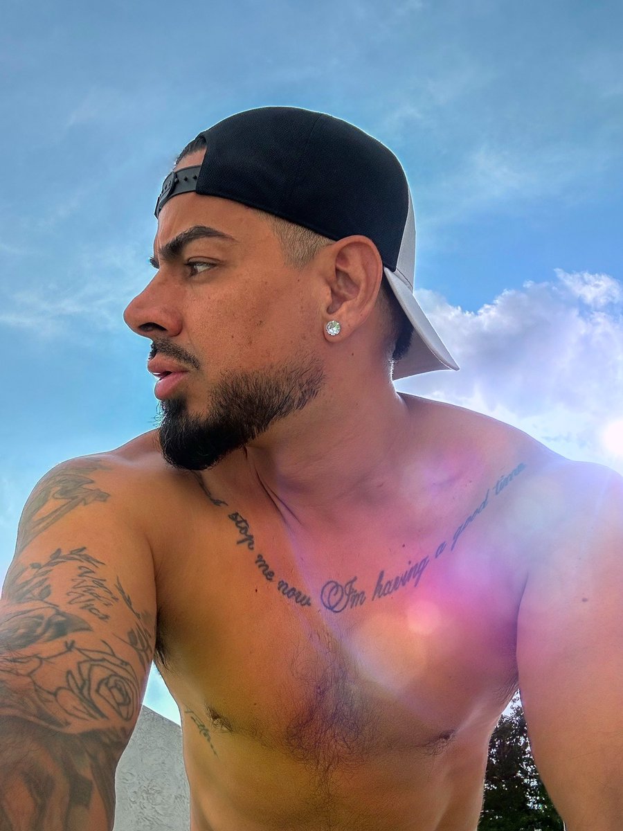 rafael_flogar's tweet photo. #GayMX
#GayMexico
#GayGuadalajara
#GDLGay
#LGBTQMX
#GayLatino
#MenOfX
#GayLife
#GayBoy
#Handsome
#SexyMan
#BeardGay 
#SingleGay 
#Pride
#Guadalajara
#Jalisco
#Instagay
#GayHot
#GayVibes
#México https://t.co/MHxxz6YpSj