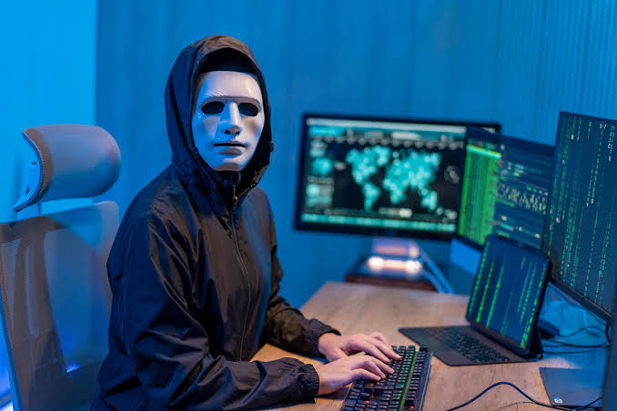 Satori_btc's tweet photo. I keep asking myself one question: which black swan event will become the catalyst for Bitcoin’s final bottom?

Because the market has already shown many signals that “look like a bottom.”

-The market is concerned whether Strategy’s highly leveraged BTC strategy could become a new source of risk.
-BitMEX and BitMart exchanges have successively announced their shutdowns.
-Coldcard was hacked, with more than $80 million worth of BTC stolen.
-The Altcoin Season Index has remained below 50 for a long time, and altcoins have been ignored by the market.
-Falling prices have squeezed miners’ profits, forcing some mining companies to sell BTC.

Which black swan event will become the final straw?
