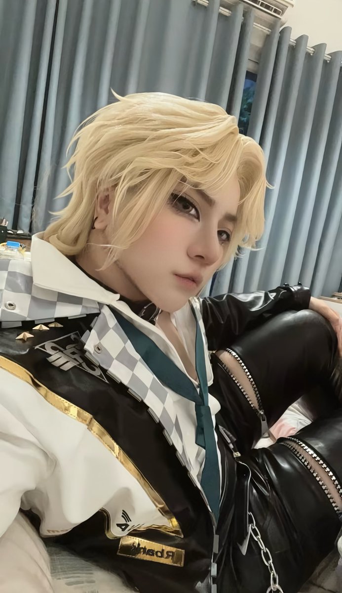 Chrs2711's tweet photo. SRE

#第五人格 #cosplay 
#richardsterling #第五人格骑士 https://t.co/yh8Es3fAce
