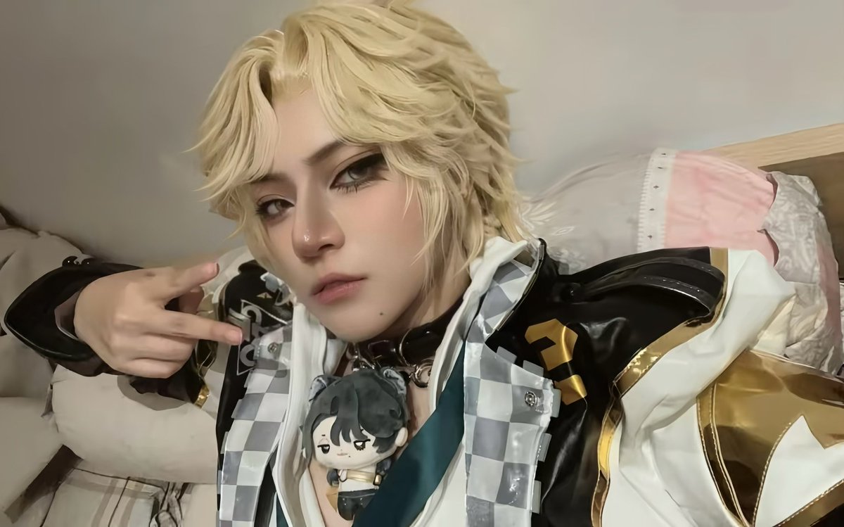 Chrs2711's tweet photo. SRE

#第五人格 #cosplay 
#richardsterling #第五人格骑士 https://t.co/yh8Es3fAce