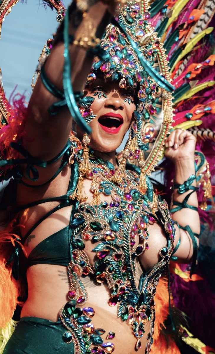 _zionnnn_'s tweet photo. Happy CropOva 🇧🇧🎉

#rihanna #barbados #cropover https://t.co/bdrvaUv5sX
