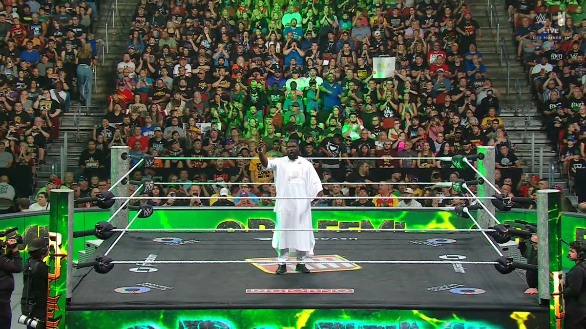 LuigiWrestling's tweet photo. Oba Femi: "Es momento de dirigir una nueva generación. Si alguien tiene un problema con que Oba Femi tenga la antorcha, que RESPONDA A OBA FEMI"

Y NADIE RESPONDE A OBA FEMI

COMO EN EL RAW AFTERMANIA #WWERAW https://t.co/OQWGg9ohvb