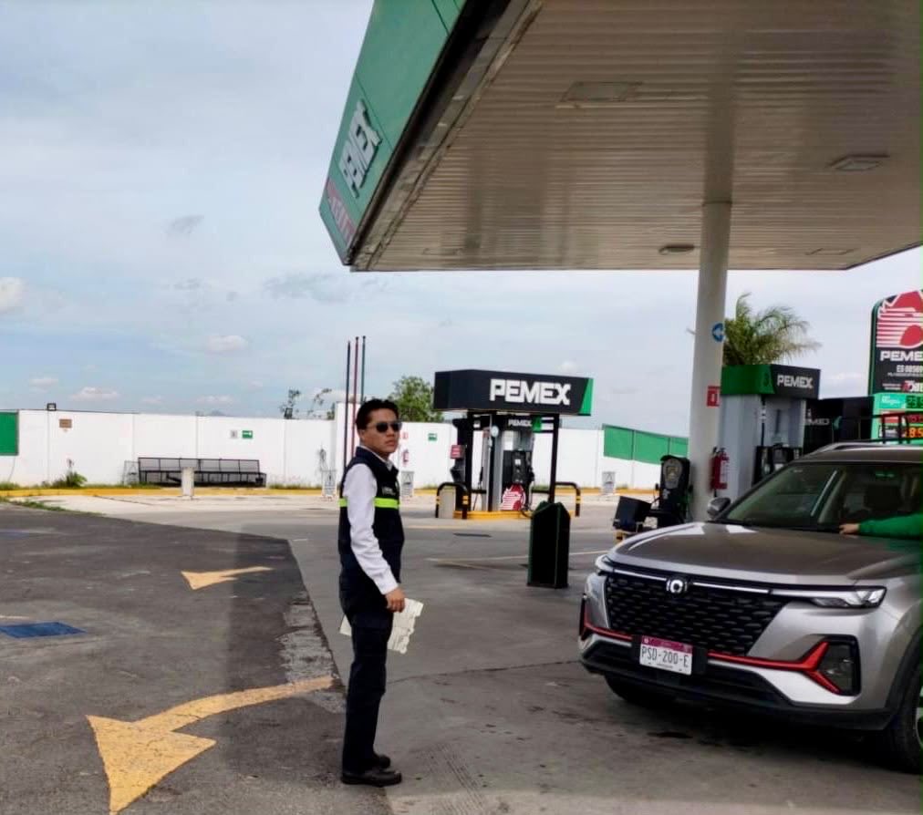 agencia_asea's tweet photo. ¡El #PRONAGAS ya está en territorio! 🕵️‍♀️

📍Hoy arrancamos con las visitas de #Inspección en la Ciudad de México, Querétaro, Aguascalientes y Zacatecas para verificar que las gasolineras, gaseras y plantas de distribución cumplan con sus obligaciones en impacto ambiental.

📌Realizaremos más de 4⃣ mil inspecciones, de agosto de 2026 a mayo de 2028

#ASEAenAcción