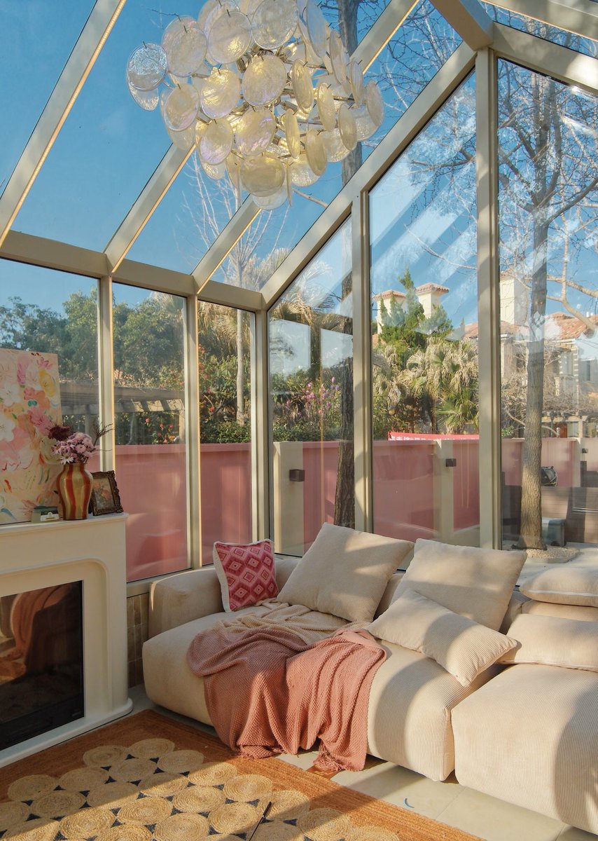planetearth117's tweet photo. #Sunroom #Conservatory
A quiet corner filled with sunlight can change the way you feel about home. https://t.co/xx0dAQ0oYv