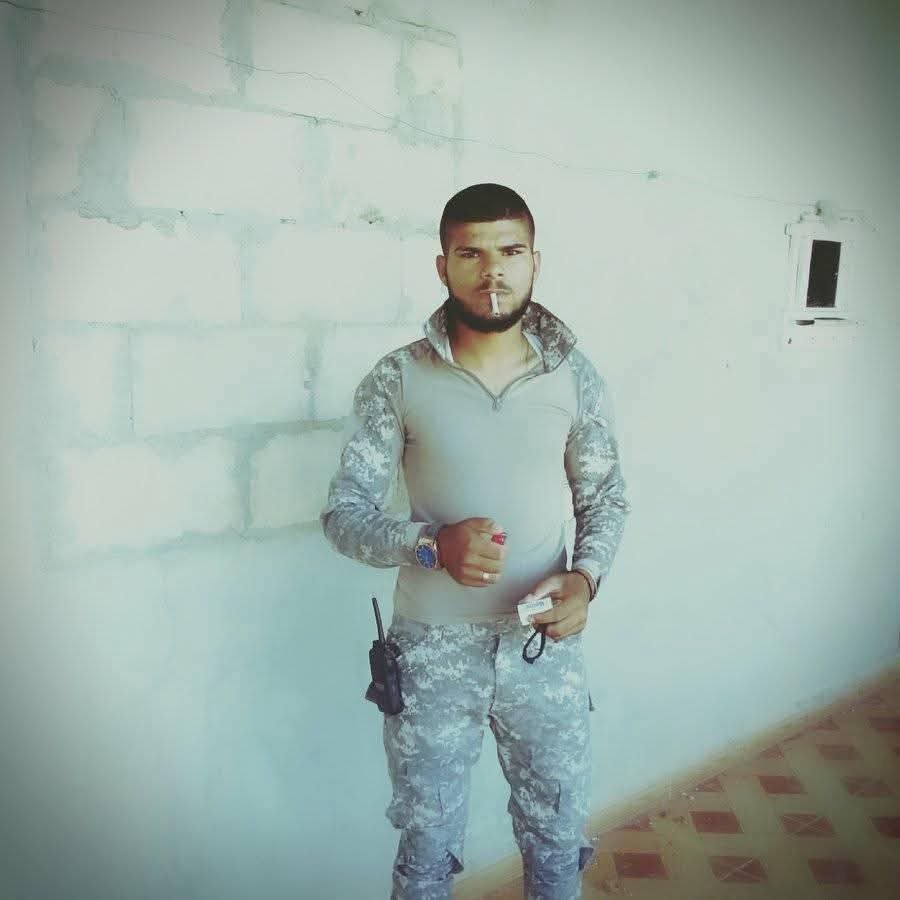 ahmad16067's tweet photo. #كي_لاننسى_آجرامهم
#دمائنا_ليست_رخيصة
#قسم_مكافحة_الارهاب
#العدالة_الانتقالية
#التمثيل_بجثث_شهدائنا
محي الدين رياض العبدالله ملقب الزرد
ينحدر من قرية #جرنية_الطار ريف حماة الغربي #بؤرة_التشبيح_والتعفيش
مع حسين الحماد و رعد الحسين 
وهو احد المجرمين الذين شحطو جثث الشهداء من محور https://t.co/jPmNSFrf6S