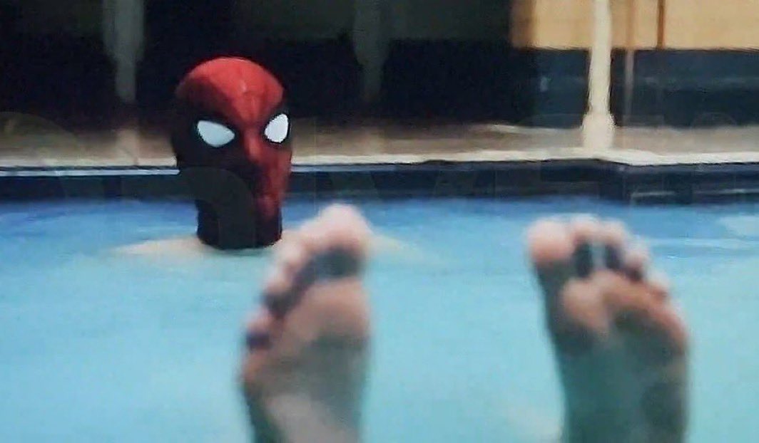 maxinthebucket's tweet photo. the ocean ate my sunglasses today and it felt like i was giving her an offering for safety then i got a slurpee and the gas station guy said i was a beautiful person and then i was in a hot tub and i felt like spider dog and then i ate a artichoke https://t.co/EQPjXMJUWX