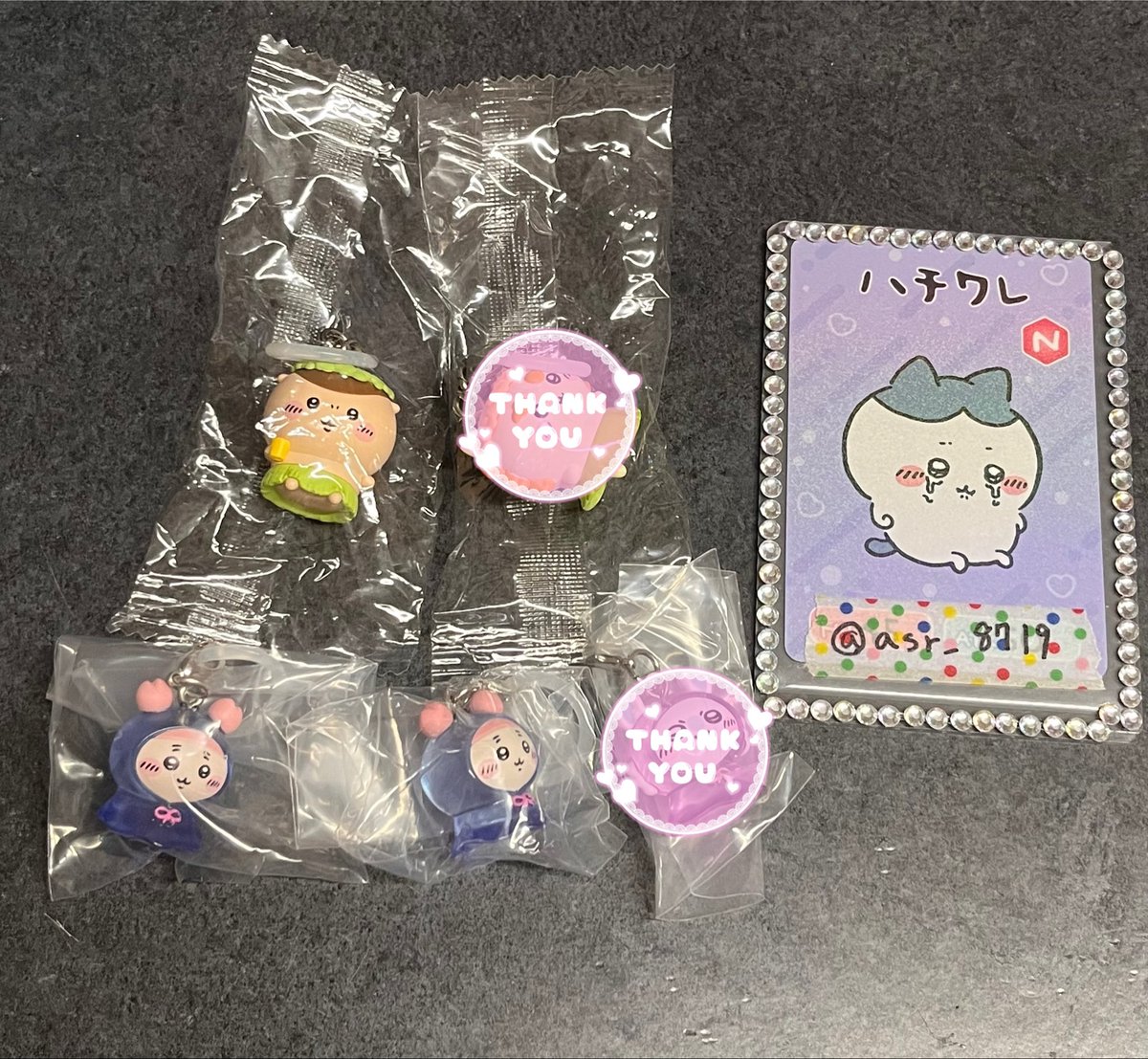 asr_8719's tweet photo. 【交換】映画ちいかわ トレーディング ミニ巾着 巾着 キラキラクリアカード クリアカード クリカ アクリルスタンド アクスタ ウエハース 特典 めじるし チャーム

譲ちいかわ モモンガ うさぎ 古本屋 シーサー くりまんじゅう

求 同種ハチワレ 
ウエハースは画像4

郵送or8/6に岐阜駅にてお手渡し可能 https://t.co/ctZYIMXMxB