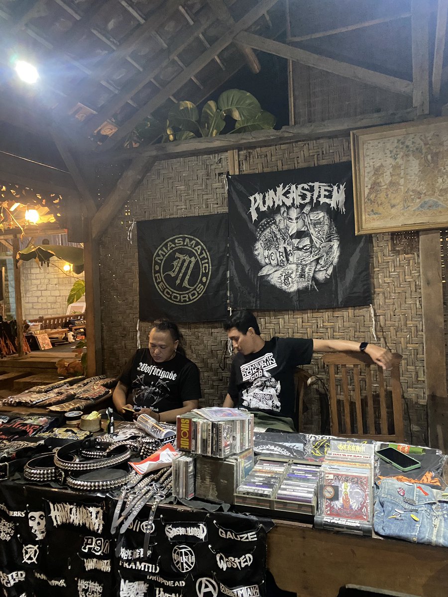 DikiAndria2's tweet photo. kediri record market 2026
#archive https://t.co/CL7EqMSYe2