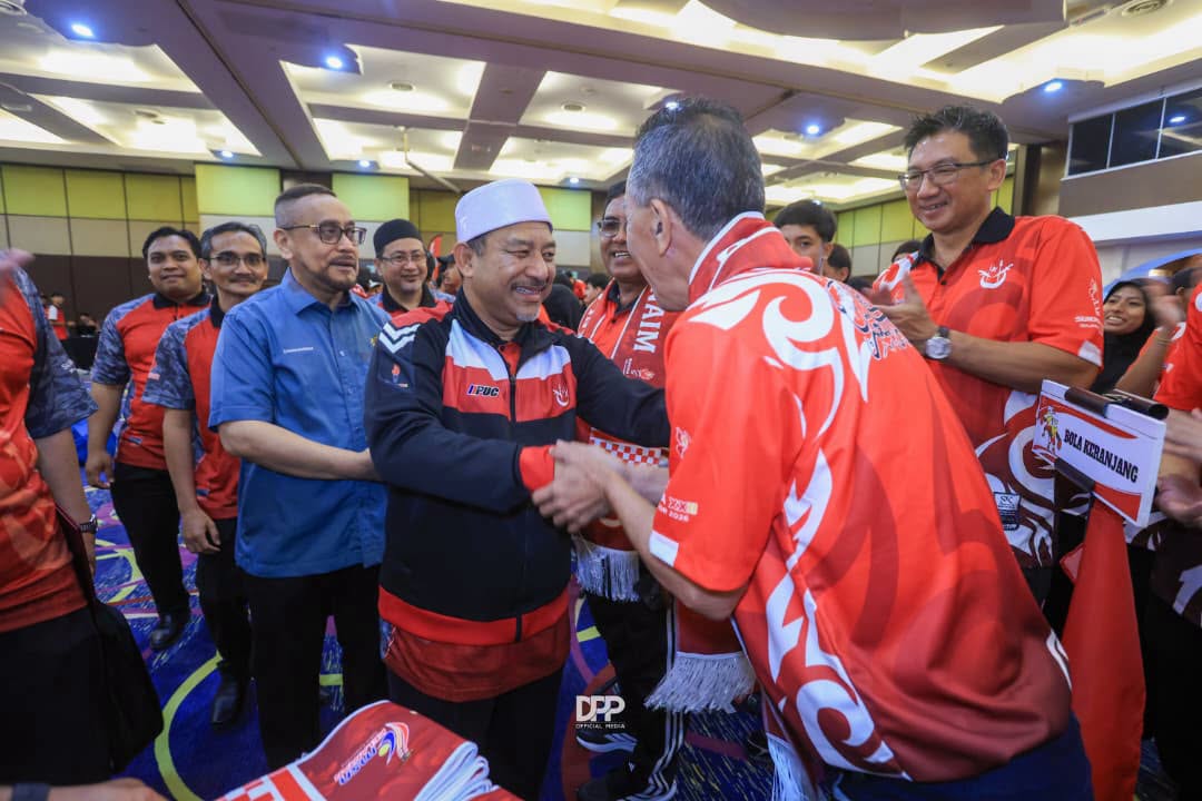 mb_kelantan's tweet photo. 19 Safar 1448, 03 Ogos 2026 - YAB Ustaz Dato' Panglima Perang Menteri Besar Kelantan bersama-sama Kontinjen SUKMA dan Para SUKMA Kelantan yang bakal membawa cabaran negeri ke temasya SUKMA XXII dan Para SUKMA Selangor 2026 https://t.co/CbX81xhdFH